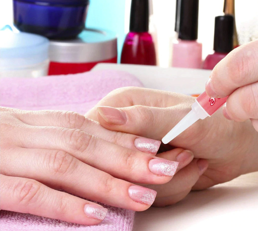 What is the Difference Between Nail Glues and Super Glues?