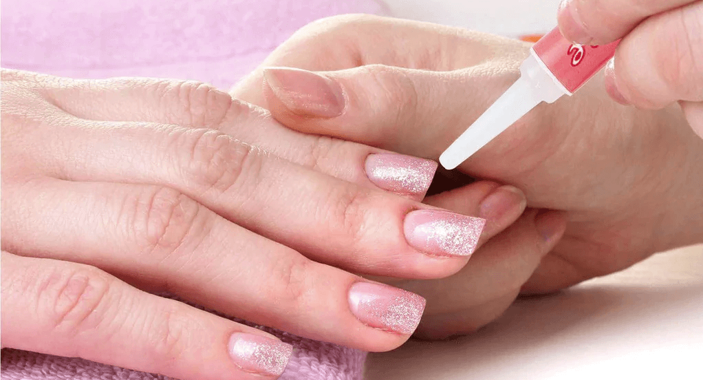 What Kind Of Glue Can You Use On Fake Nails