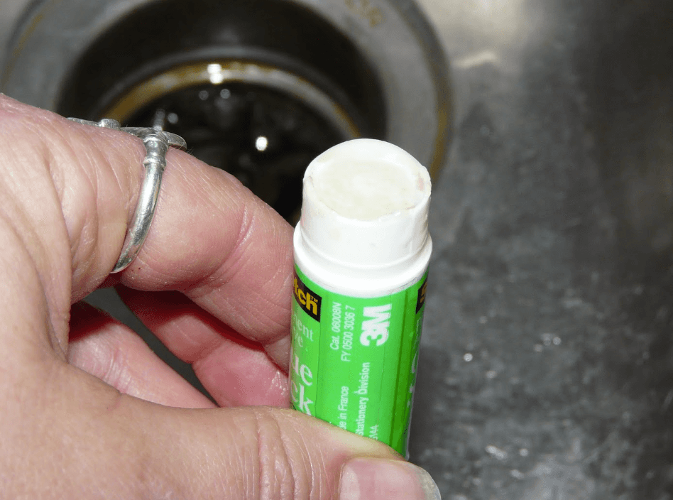 The Benefits Of Using Wet Glue Over Dry Glue