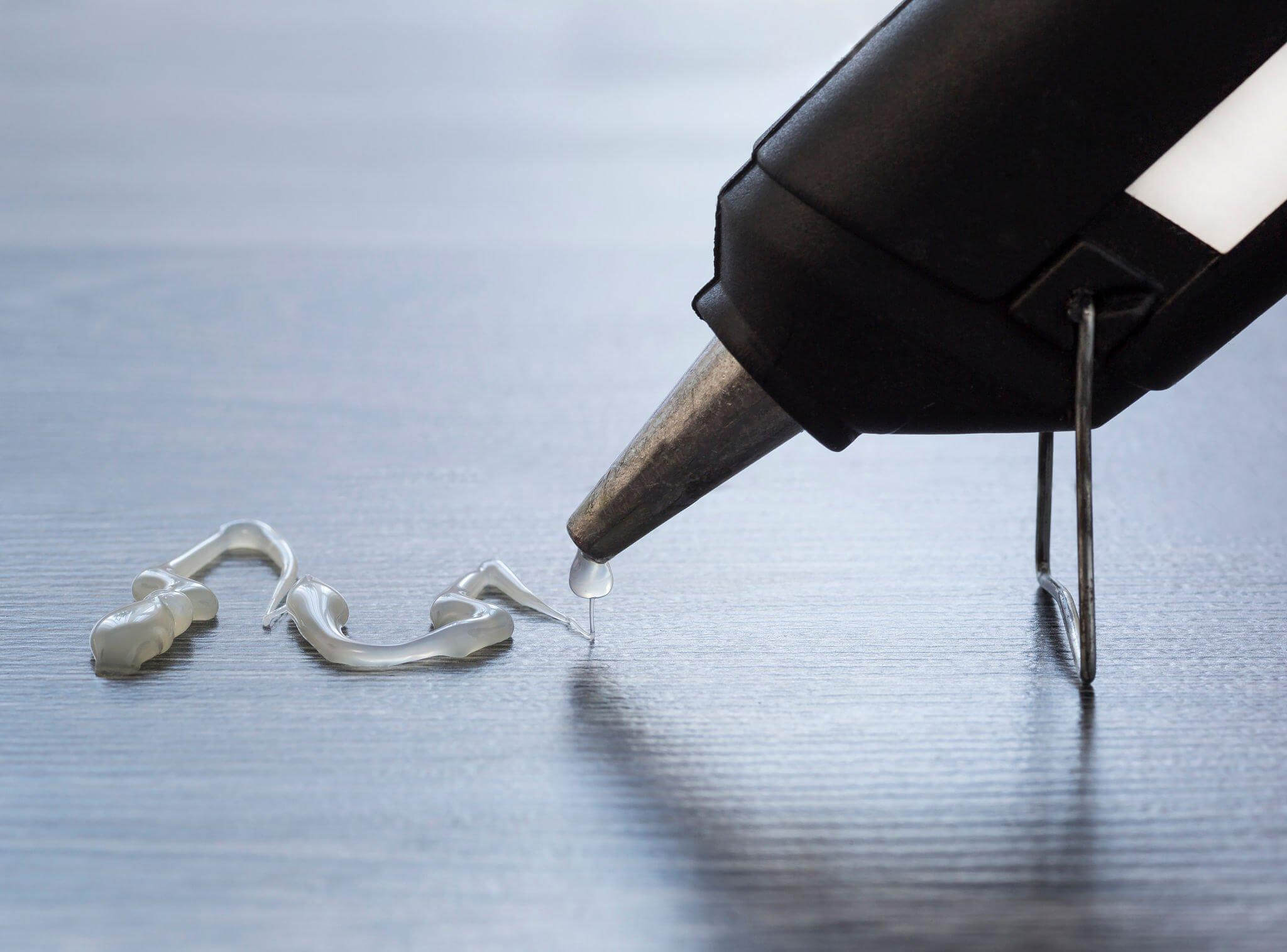 Hot Glue And Electricity: A Dangerous Combination? - 833dv27