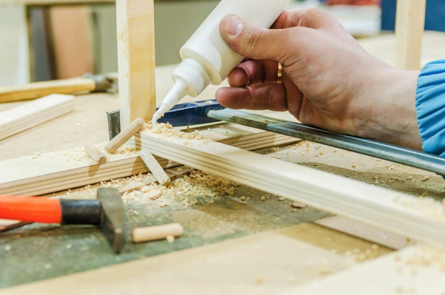 Is Wood Glue Stronger Than Screws?