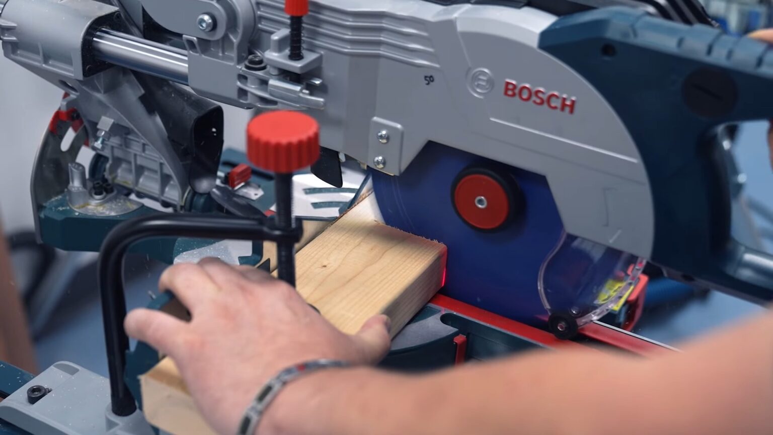 How to Cut Crown Molding Angles With a Miter Saw - Straightforward ...
